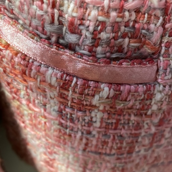 Beautiful women’s blazer size 4. Brand ninety. Excellent condition. - Picture 9 of 12